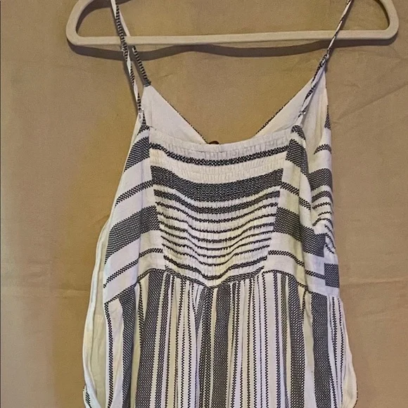 Jerilyn black and white striped jumpsuit. Size L NWT. 100% Rayon - Picture 2 of 3